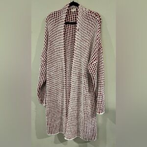 NWOT Woman’s Medium oversized
POL Red and White Checkered Open Cardigan